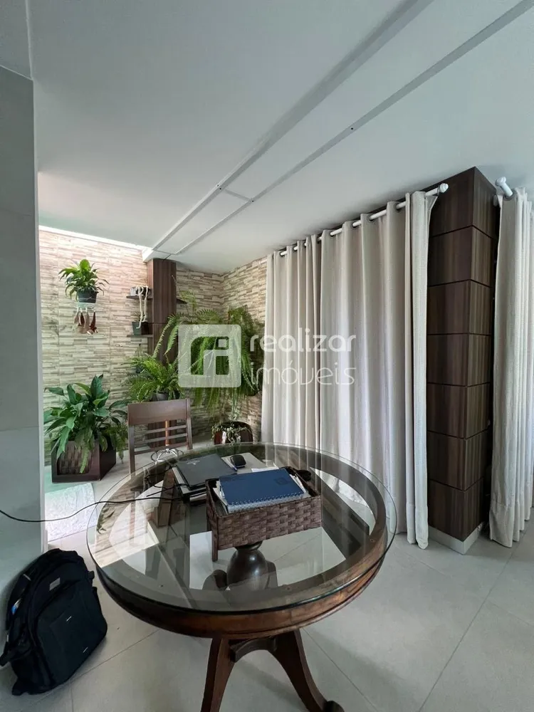Casa, 3 quartos, 216 m² - Foto 2