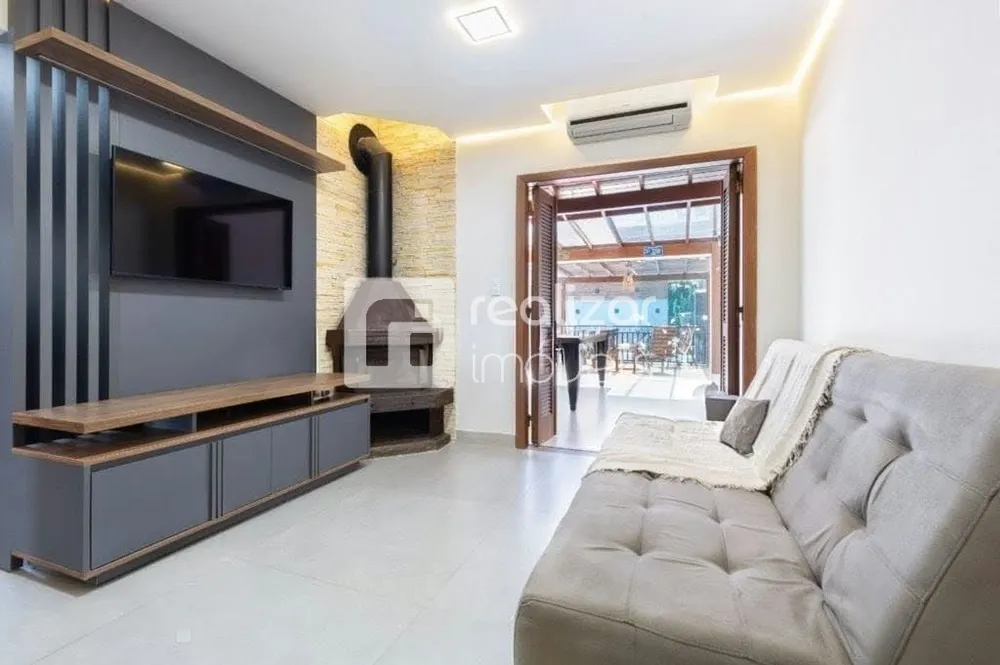 Casa, 3 quartos, 221 m² - Foto 2