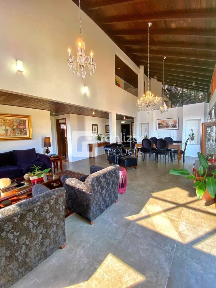 Casa, 4 quartos, 269 m² - Foto 1