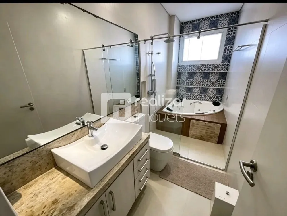 Apartamento, 3 quartos, 215 m² - Foto 2