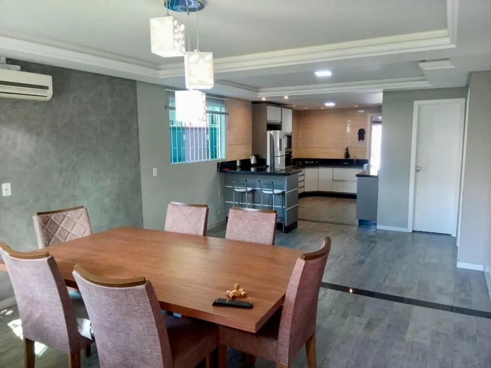 Casa, 3 quartos, 240 m² - Foto 1