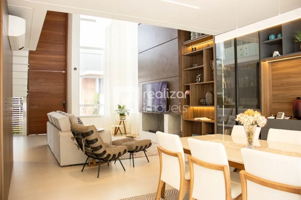 Casa, 3 quartos, 298 m² - Foto 1