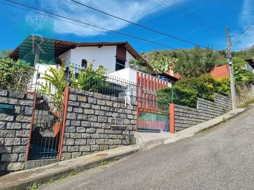 Sobrado à venda com 4 quartos, 240m² - Foto 2