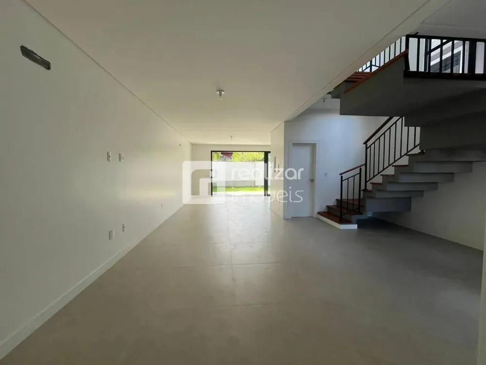Casa, 3 quartos, 184 m² - Foto 1