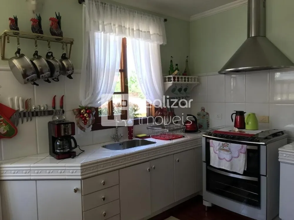 Casa, 4 quartos, 243 m² - Foto 2