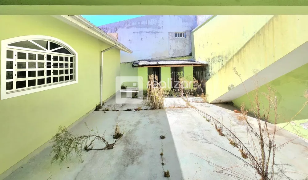 Casa, 3 quartos, 214 m² - Foto 1