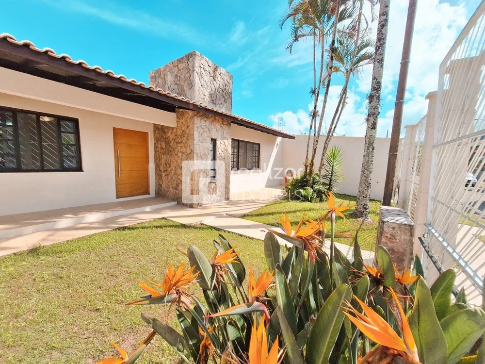 Casa, 3 quartos, 196 m² - Foto 1