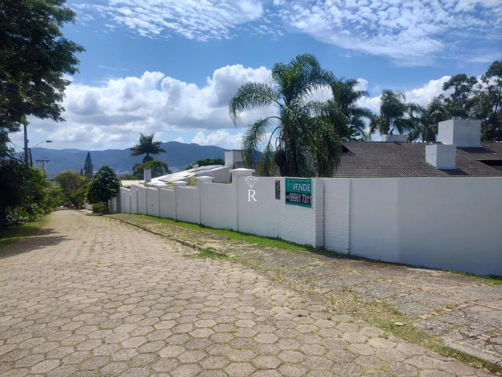 Sobrado à venda com 6 quartos, 456m² - Foto 1