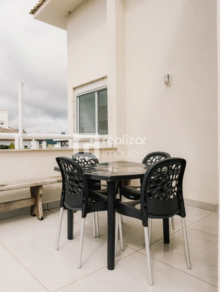Cobertura, 3 quartos, 214 m² - Foto 2