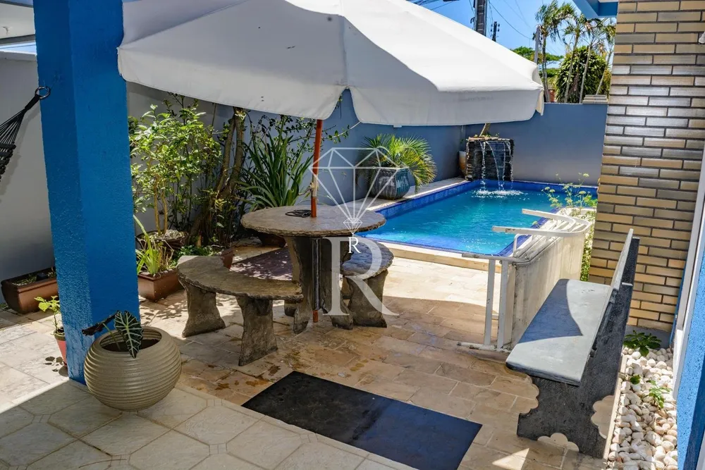 Casa, 5 quartos, 305 m² - Foto 1