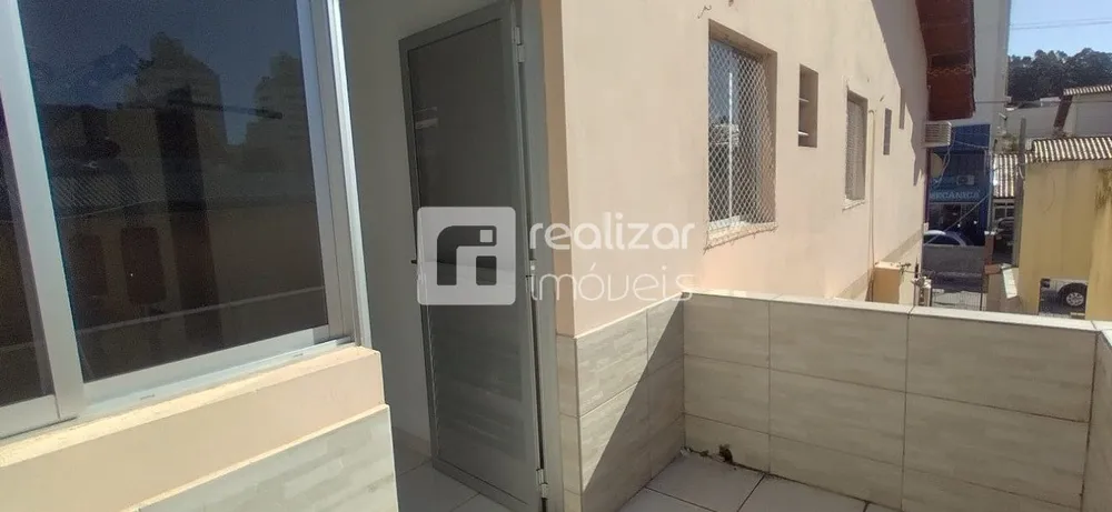 Casa, 6 quartos, 234 m² - Foto 2