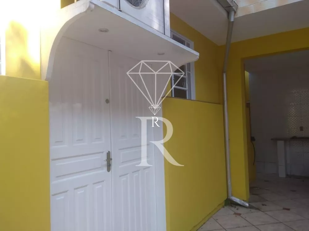 Sobrado à venda com 4 quartos, 180m² - Foto 2