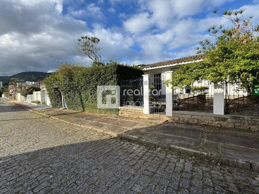Casa, 4 quartos, 175 m² - Foto 1