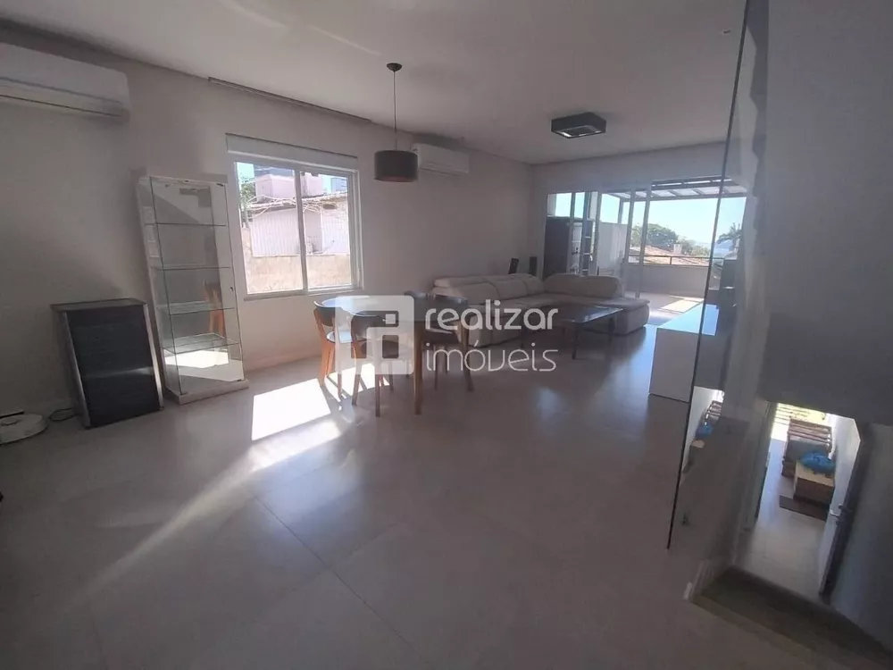 Casa, 4 quartos, 289 m² - Foto 1