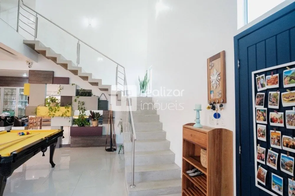 Casa, 5 quartos, 236 m² - Foto 2