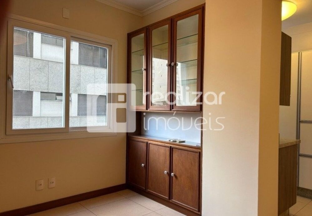 Apartamento para alugar com 4 quartos, 162m² - Foto 10