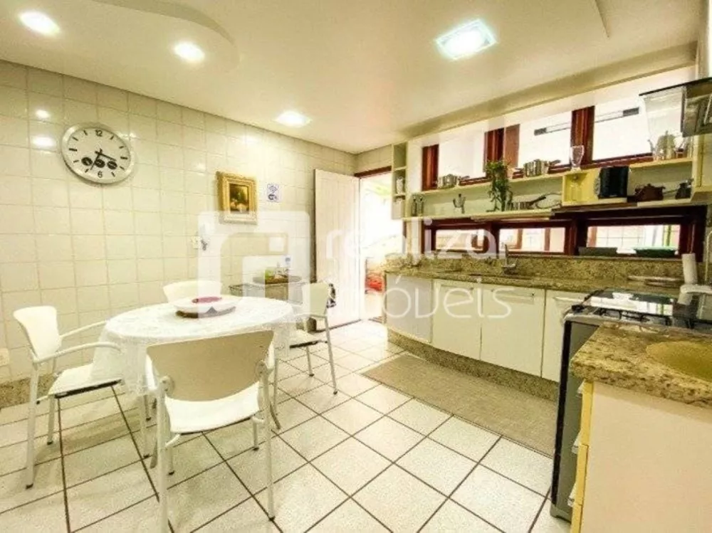 Casa, 4 quartos, 291 m² - Foto 1
