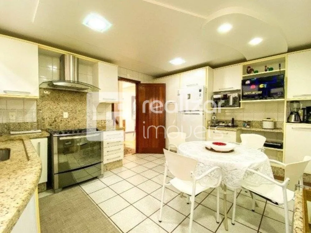 Casa, 4 quartos, 291 m² - Foto 2