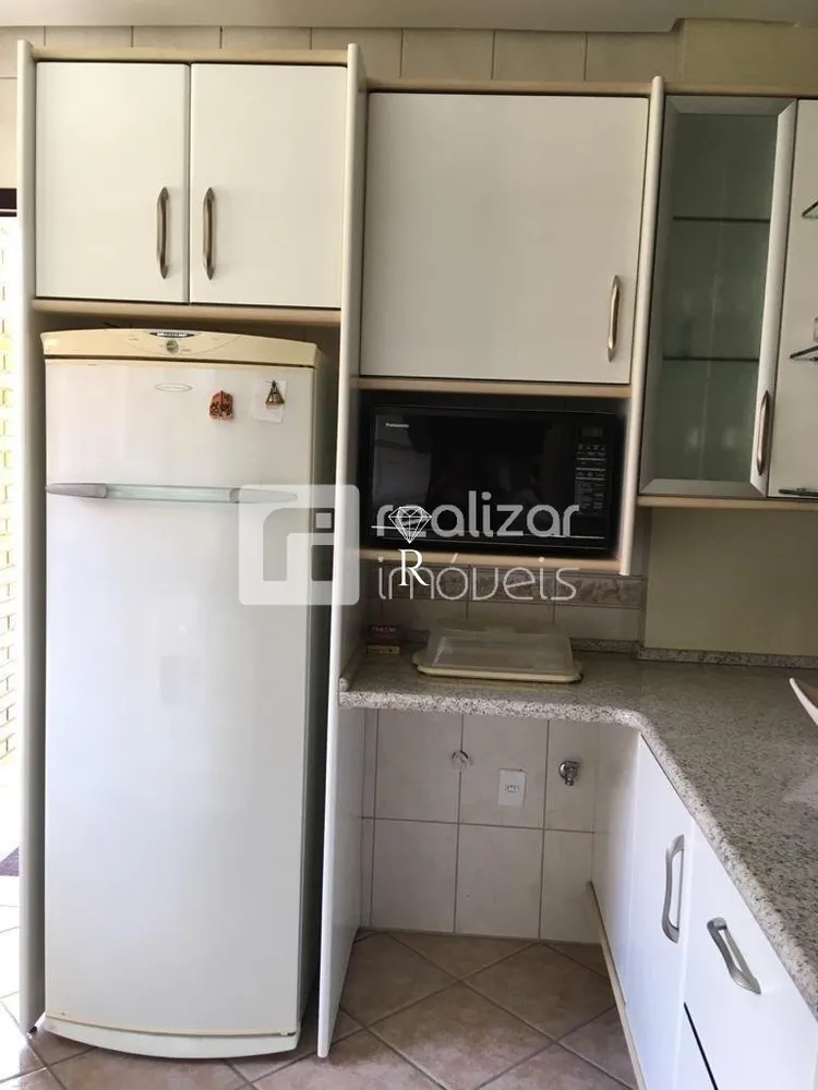 Casa, 3 quartos, 227 m² - Foto 2