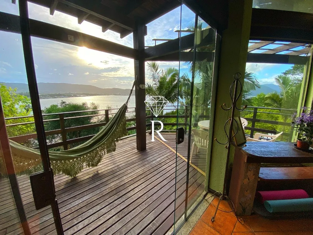 Casa, 3 quartos, 250 m² - Foto 1