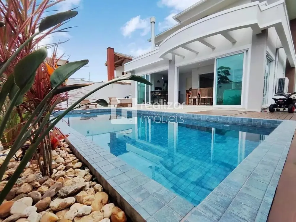 Casa, 4 quartos, 300 m² - Foto 1
