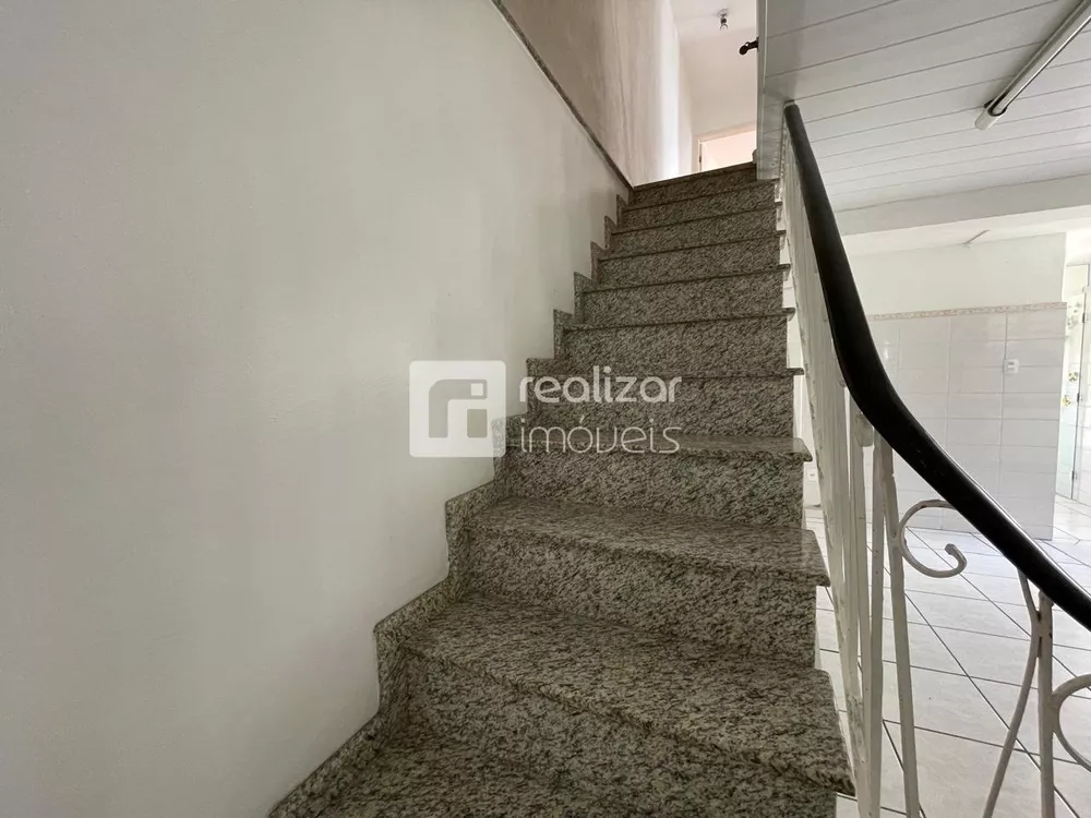 Casa, 5 quartos, 195 m² - Foto 1