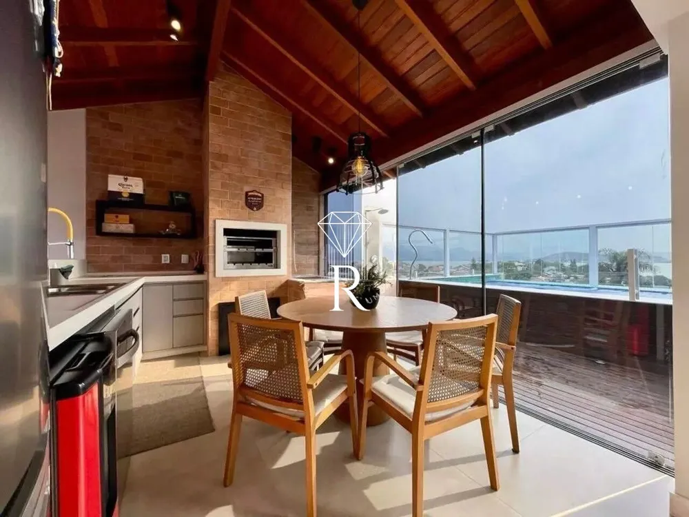 Casa, 3 quartos, 230 m² - Foto 3