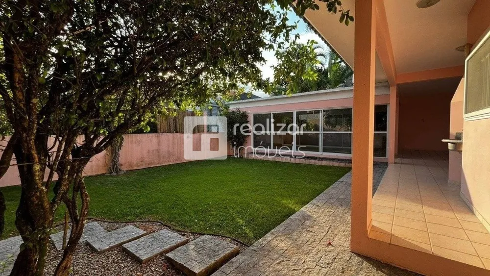 Casa, 3 quartos, 200 m² - Foto 1