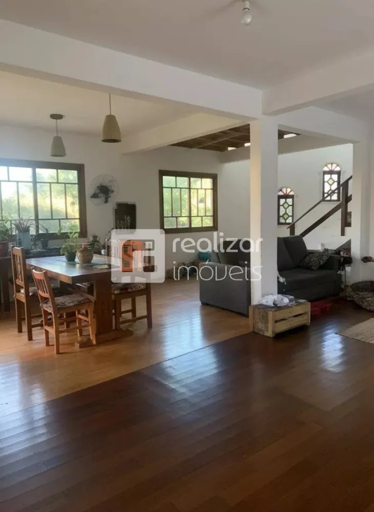 Casa, 4 quartos, 180 m² - Foto 2