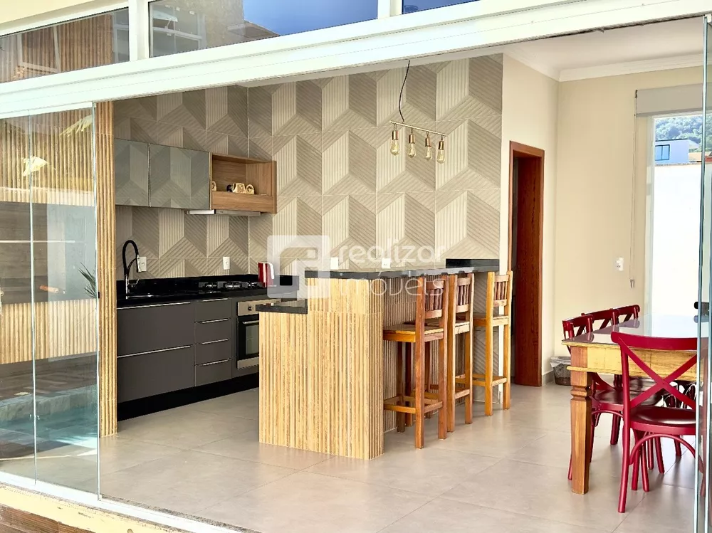 Casa, 3 quartos, 360 m² - Foto 1