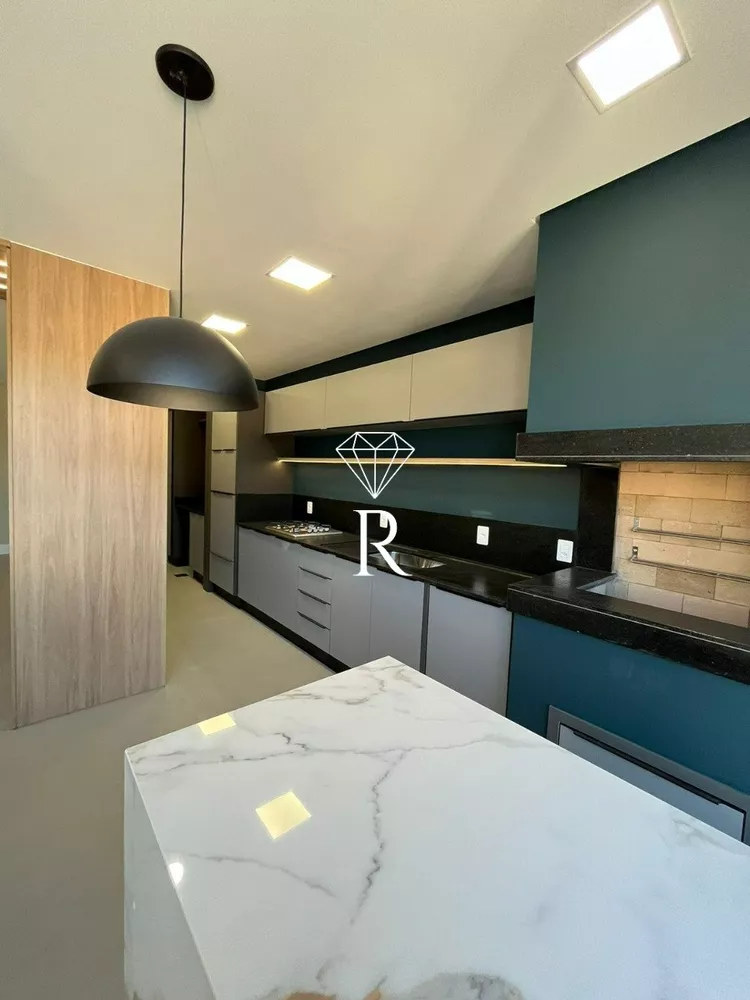 Apartamento para alugar com 3 quartos, 134m² - Foto 2