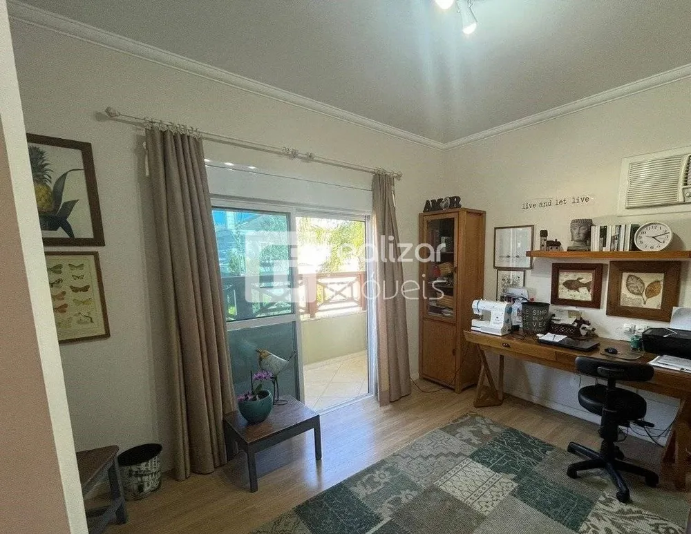 Casa, 3 quartos, 242 m² - Foto 6