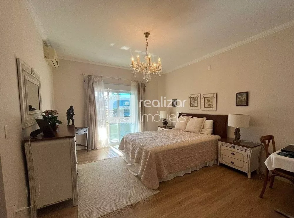 Casa, 3 quartos, 242 m² - Foto 3