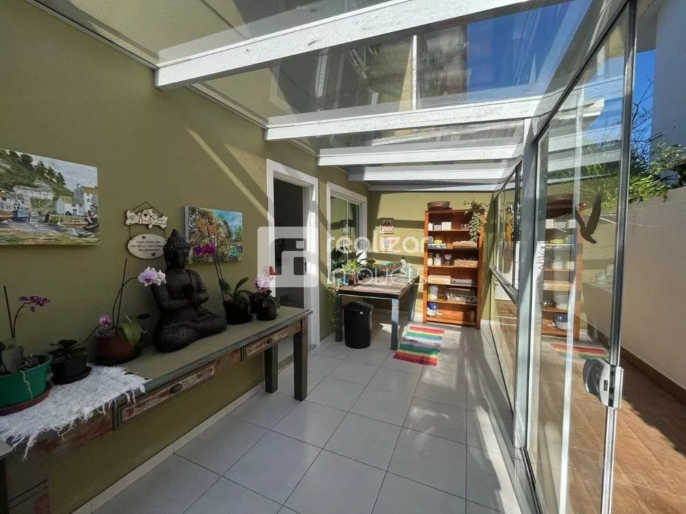 Casa, 3 quartos, 242 m² - Foto 4