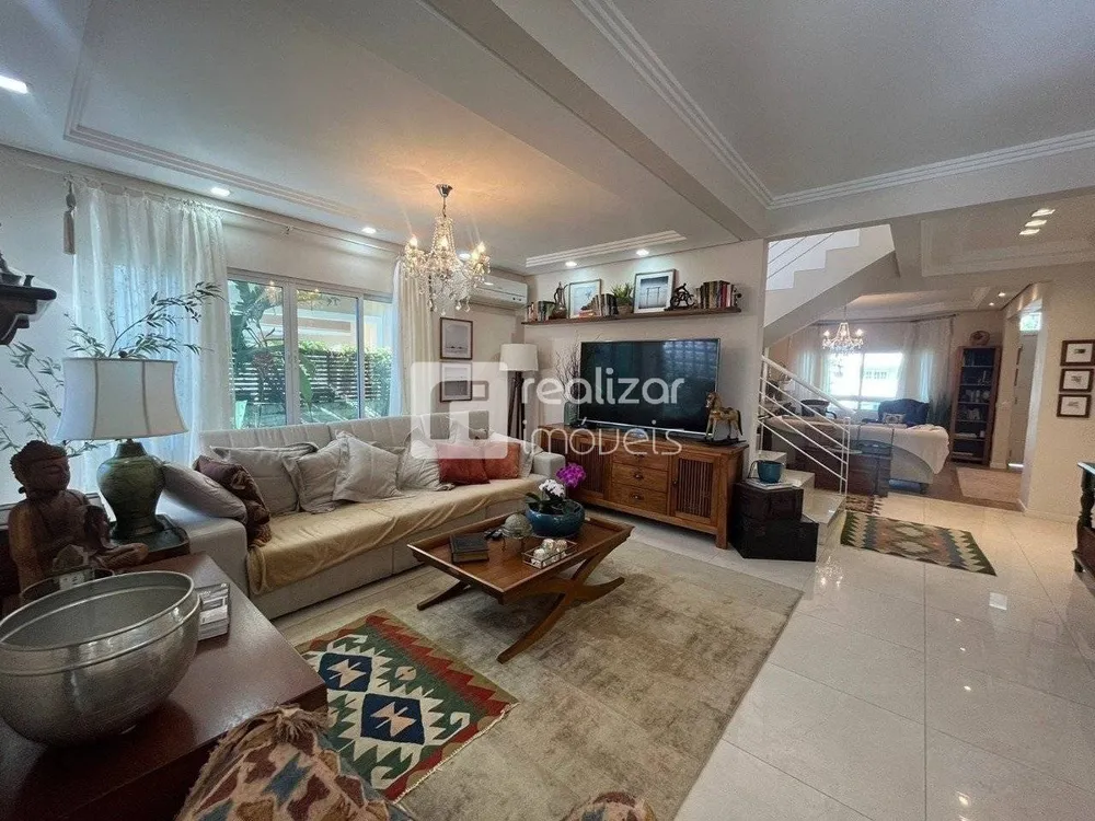 Casa, 3 quartos, 242 m² - Foto 3
