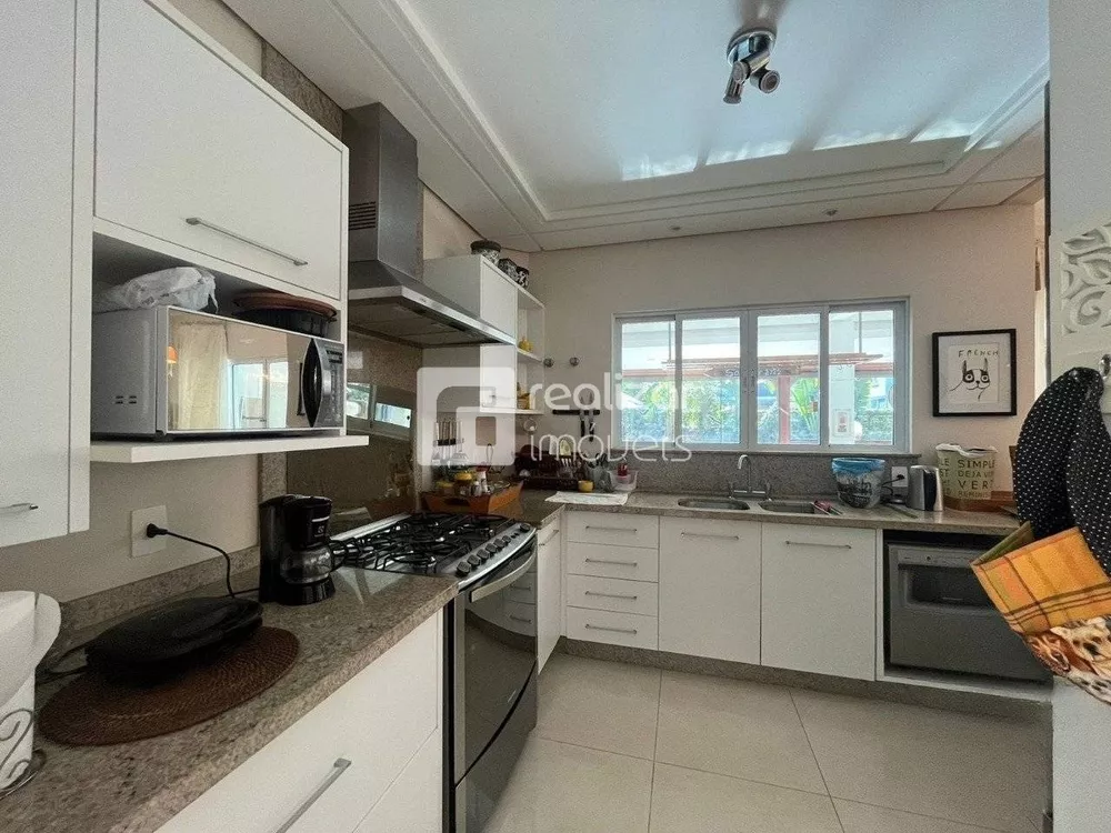 Casa, 3 quartos, 242 m² - Foto 2