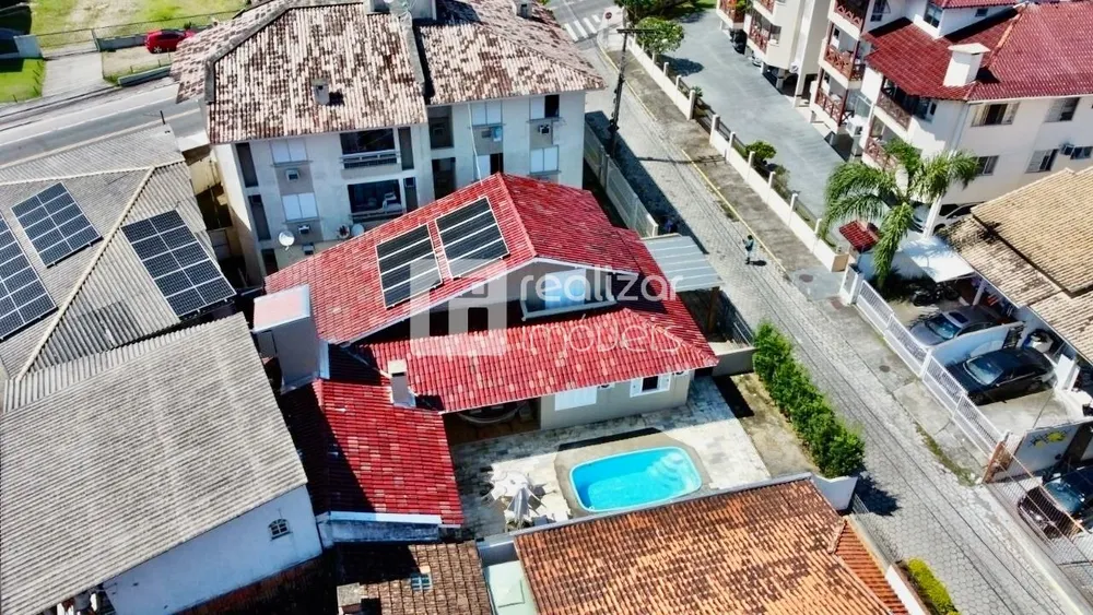Casa, 3 quartos, 209 m² - Foto 1