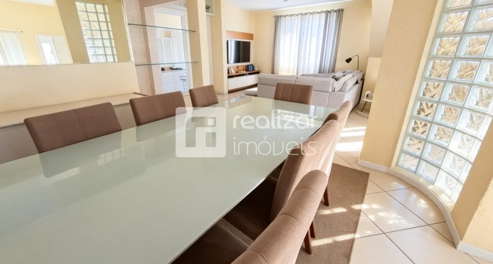 Casa, 3 quartos, 310 m² - Foto 2