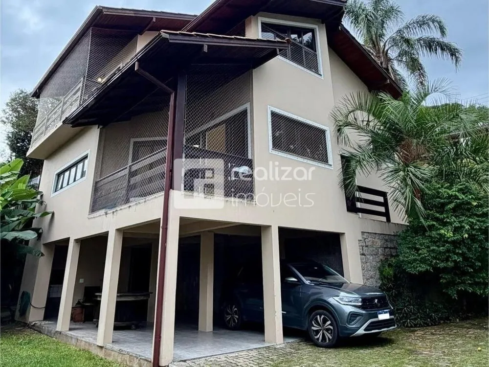 Casa, 4 quartos, 230 m² - Foto 1