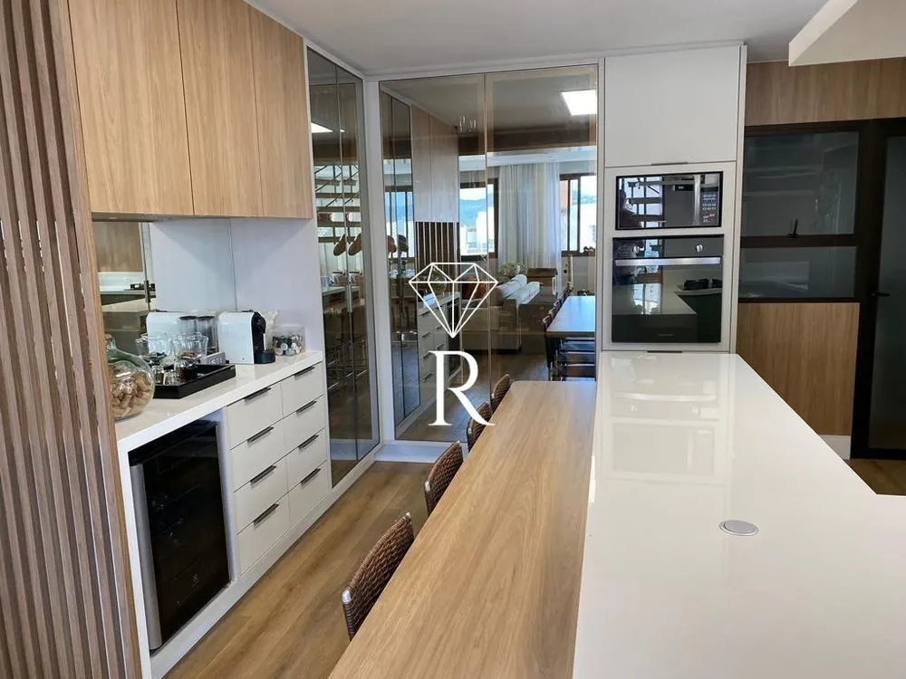 Cobertura, 3 quartos, 256 m² - Foto 3