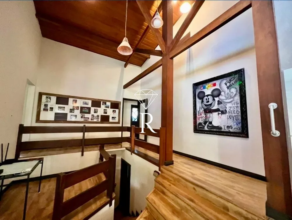 Casa, 6 quartos, 585 m² - Foto 1