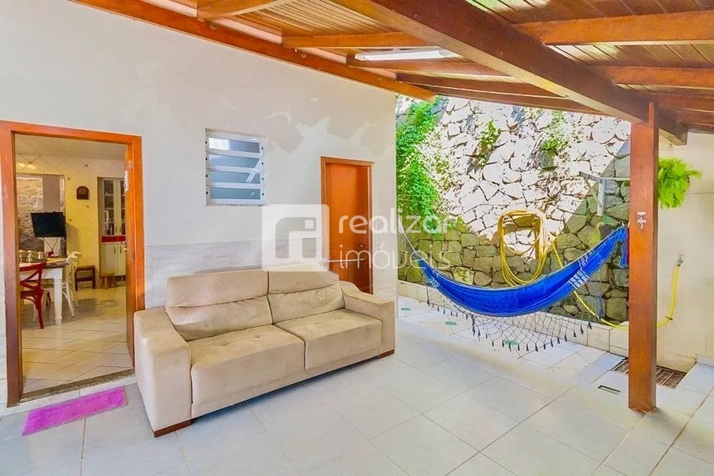 Casa, 5 quartos, 235 m² - Foto 2