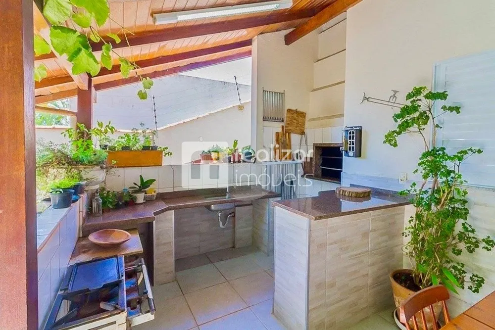 Casa, 5 quartos, 235 m² - Foto 3