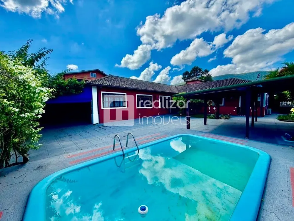 Casa, 4 quartos, 251 m² - Foto 1