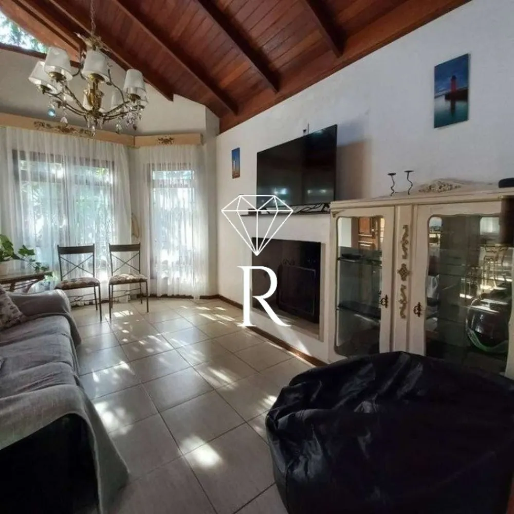 Casa, 4 quartos, 220 m² - Foto 1