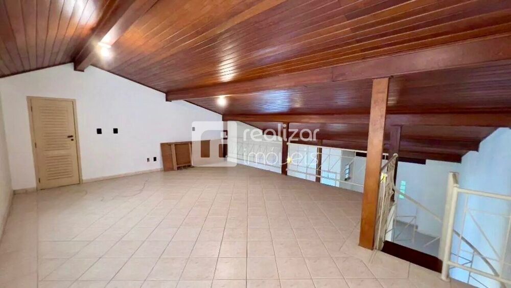Casa para alugar com 1 quarto, 240m² - Foto 4