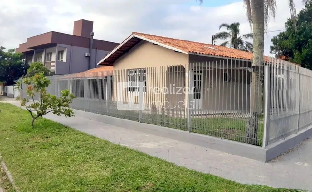 Casa, 4 quartos, 180 m² - Foto 1