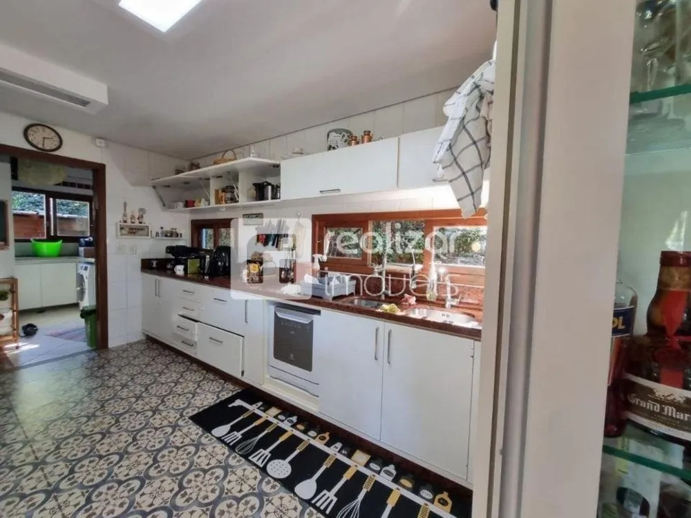 Casa, 5 quartos, 276 m² - Foto 1
