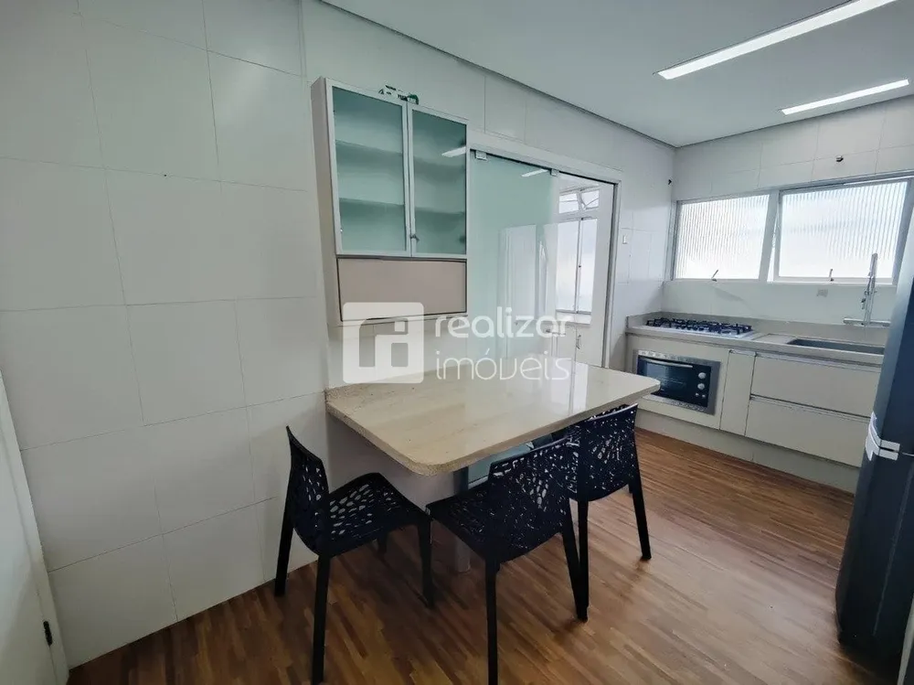 Cobertura, 3 quartos, 216 m² - Foto 2