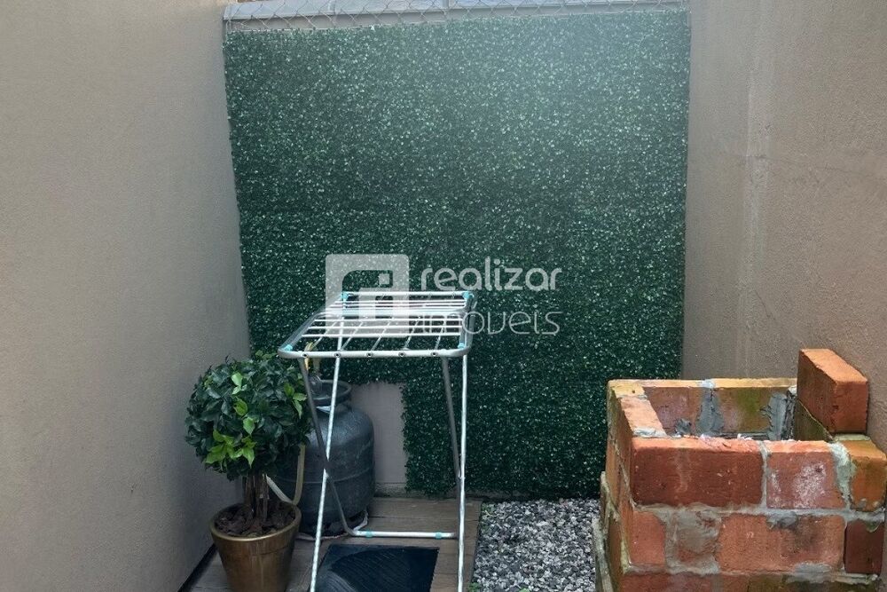 Casa de Condomínio para alugar com 2 quartos, 70m² - Foto 2